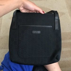 Gucci messenger crossbody bag with dustbag